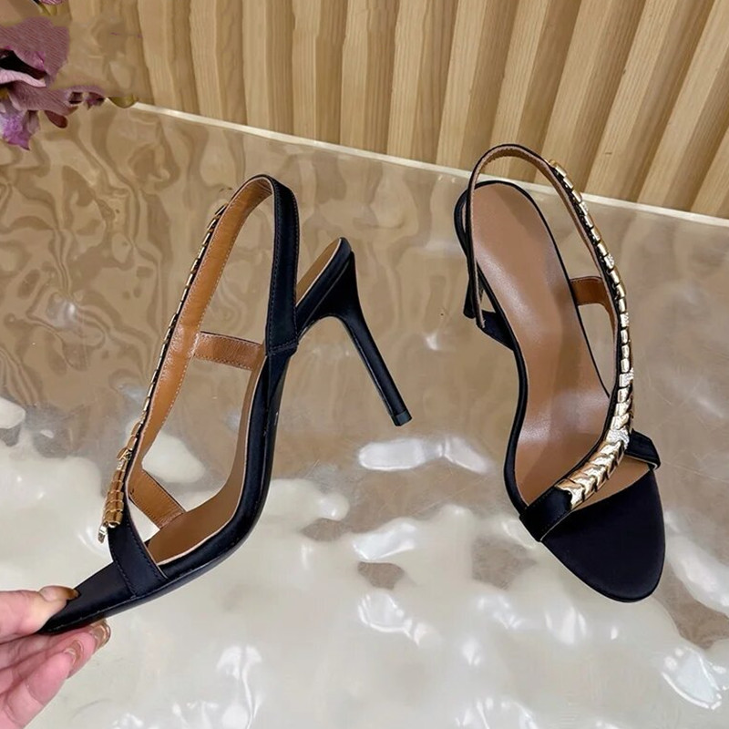 صنادل نسائية فاخرة مرصعة بالأح - مراجعة Gladiator Sandal Women وسعره